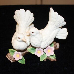 Vintage Homco Courtship Doves Ceramic Love Birds Tree Limb w/Pink Flowers